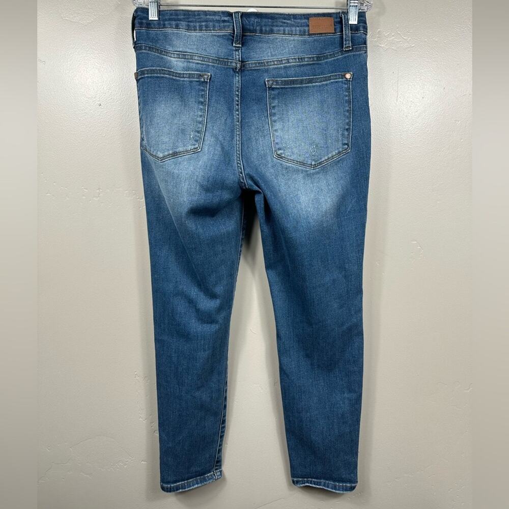 Judy Blue Relaxed Fit Distressed High Rise Jeans Size 32 - Picture 2 of 6